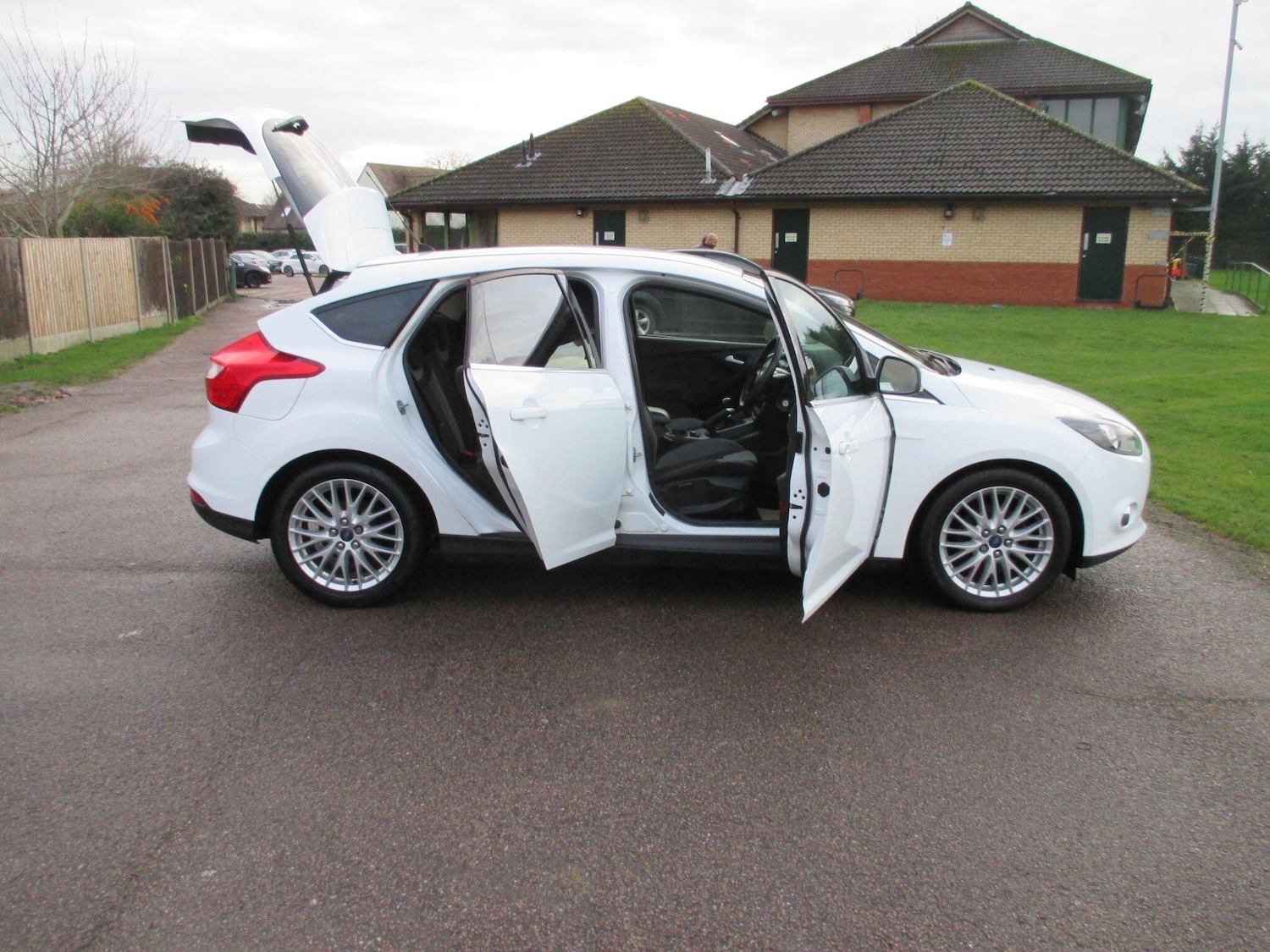 Used Ford Focus 2014 for sale - 76898665: Photo 9