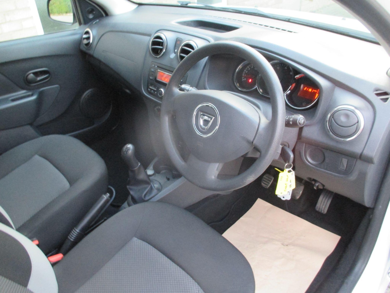 Used Dacia Sandero 2015 for sale - 76409126: Photo 16