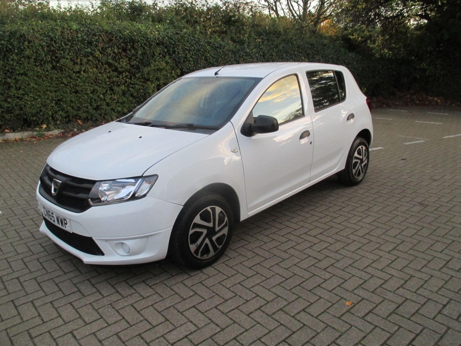 Used Dacia Sandero 2015 for sale - 76409126: Photo 2