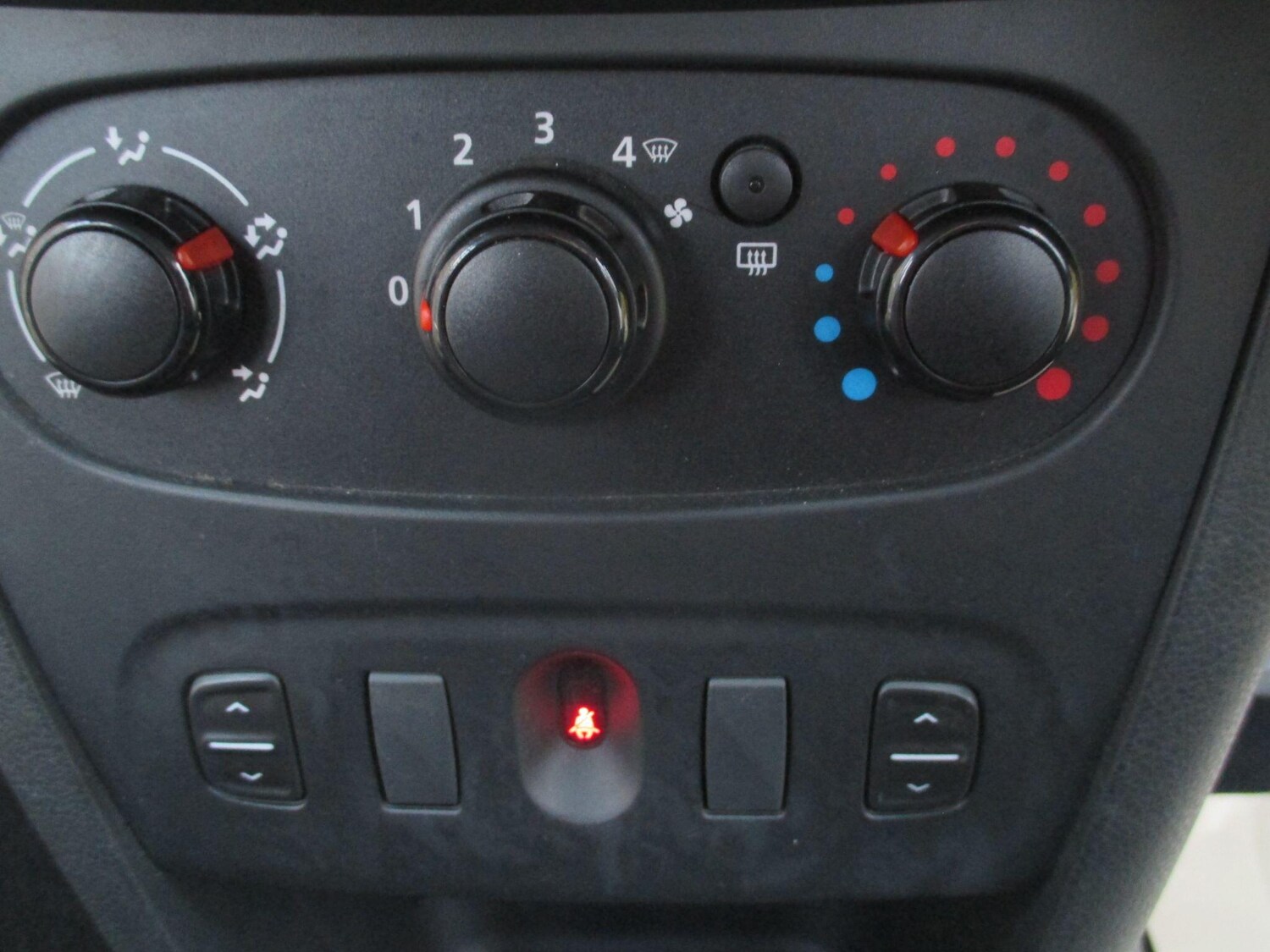 Used Dacia Sandero 2015 for sale - 76409126: Photo 20