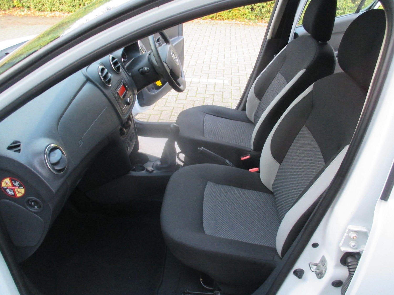 Used Dacia Sandero 2015 for sale - 76409126: Photo 25