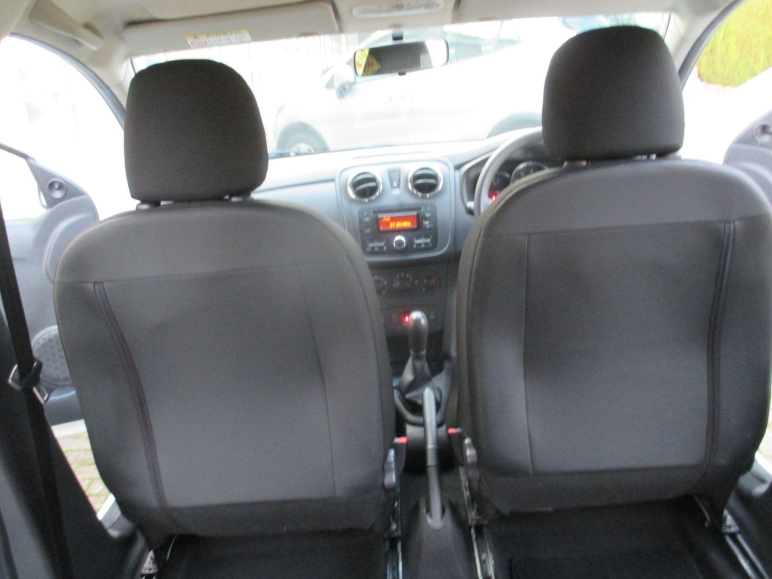 Used Dacia Sandero 2015 for sale - 76409126: Photo 29