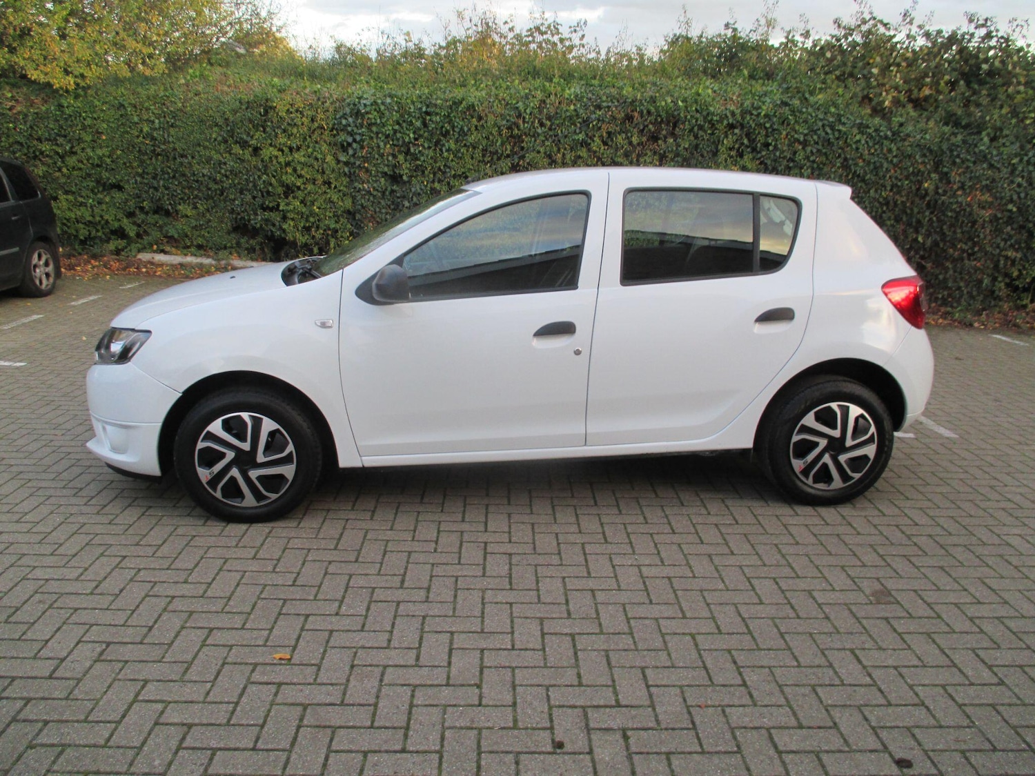 Used Dacia Sandero 2015 for sale - 76409126: Photo 7