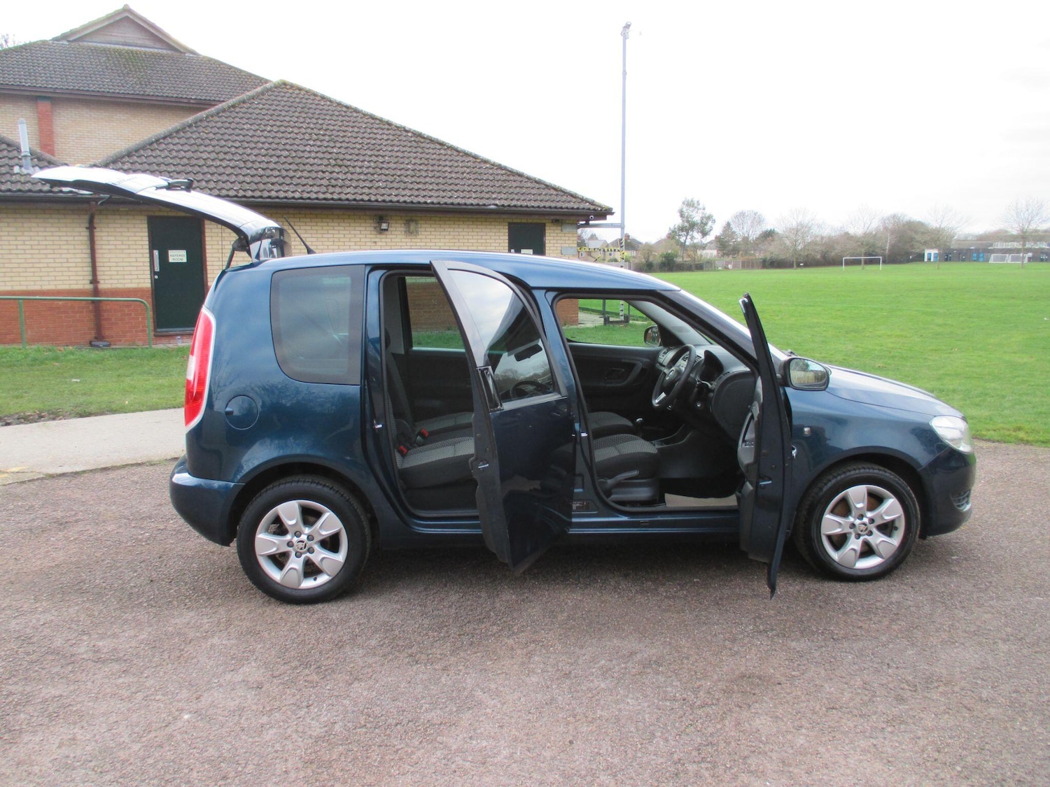 Used Skoda Roomster 2014 for sale - 76953497: Photo 9