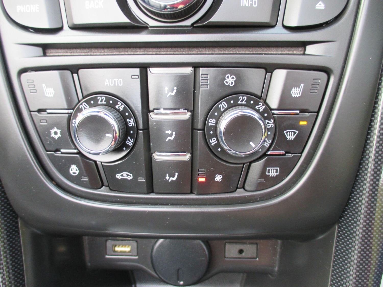 Used Vauxhall Cascada 2015 for sale - 76926754: Photo 19