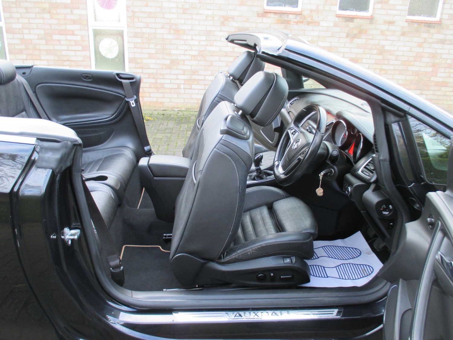 Used Vauxhall Cascada 2015 for sale - 76926754: Photo 28