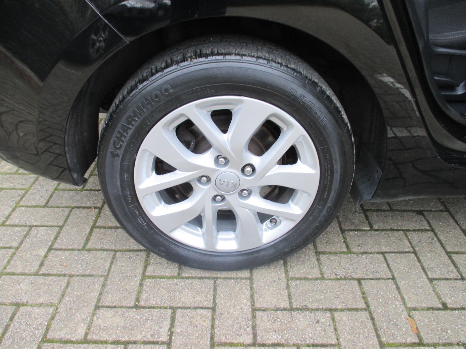 Used Kia Carens 2017 for sale - 76657048: Photo 10