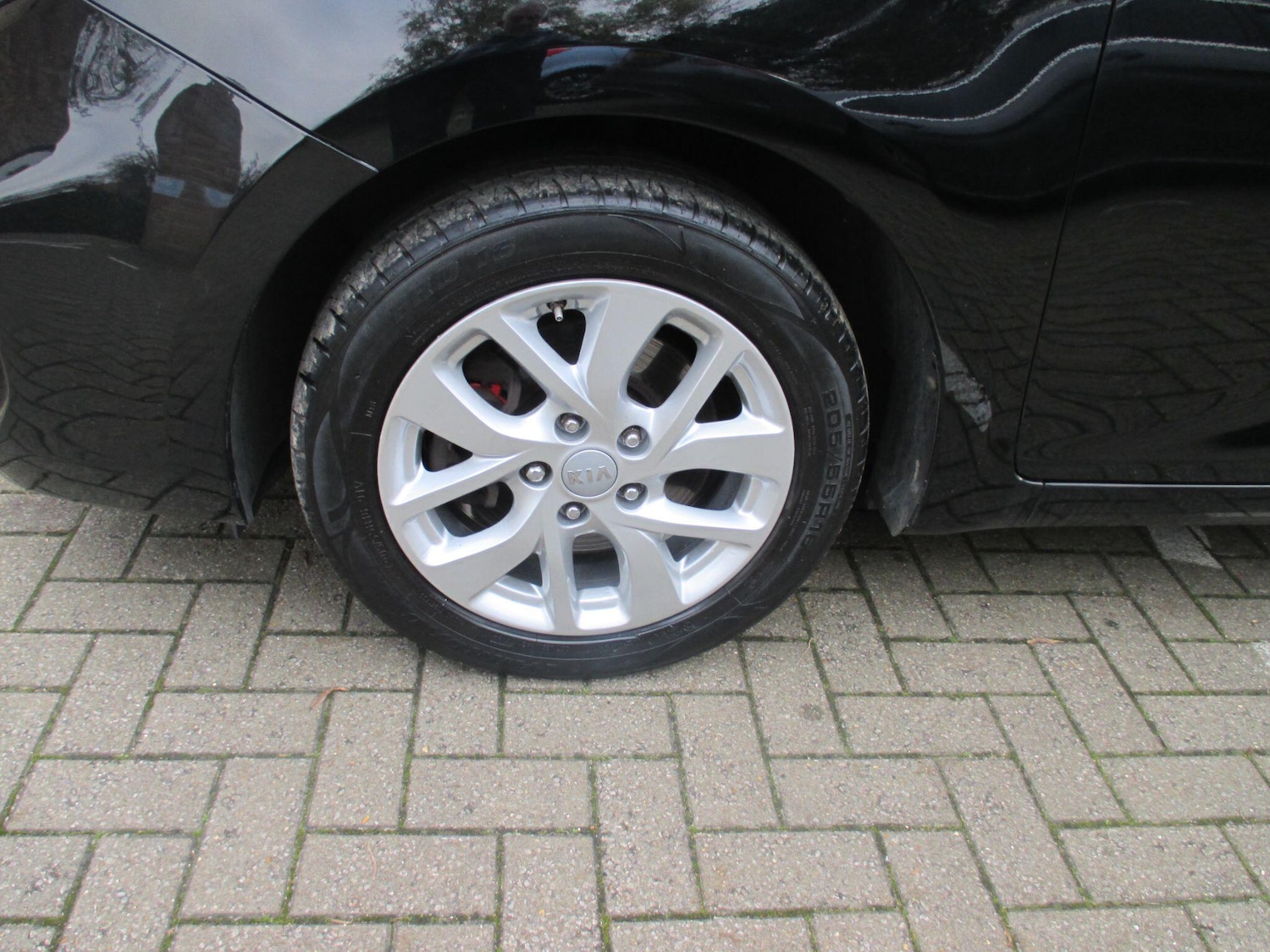 Used Kia Carens 2017 for sale - 76657048: Photo 12