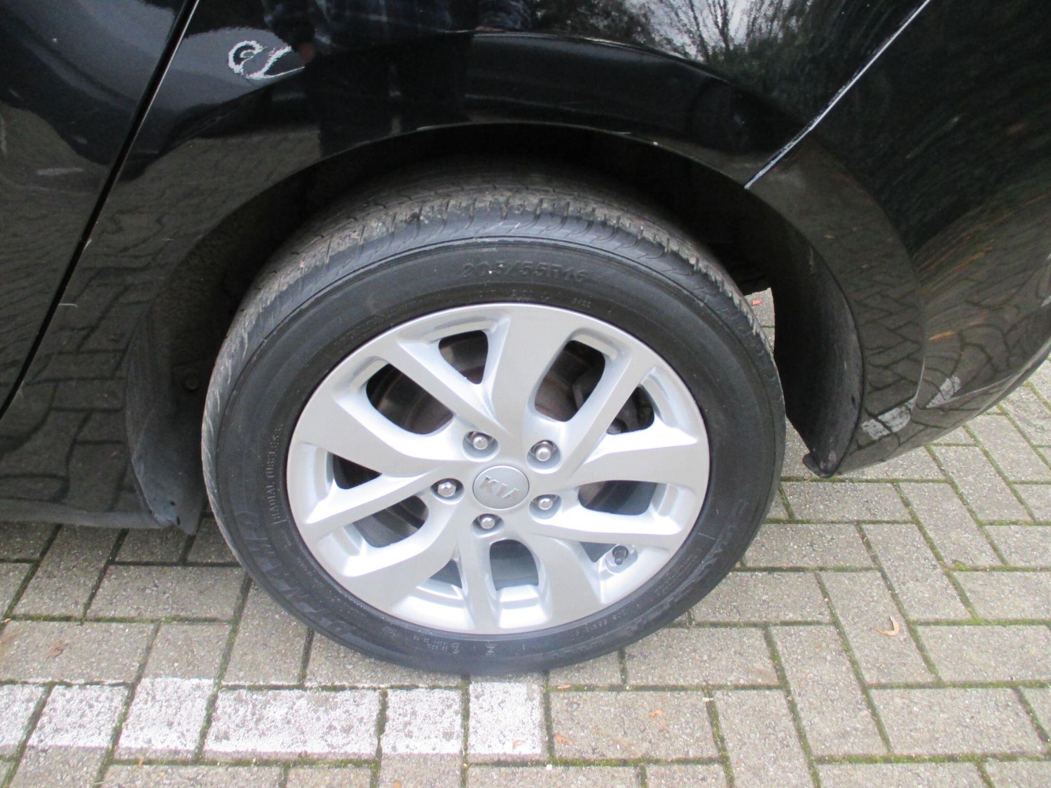 Used Kia Carens 2017 for sale - 76657048: Photo 13