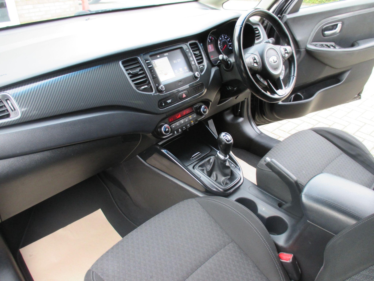 Used Kia Carens 2017 for sale - 76657048: Photo 15