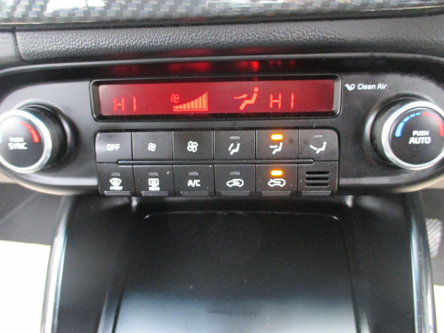 Used Kia Carens 2017 for sale - 76657048: Photo 20