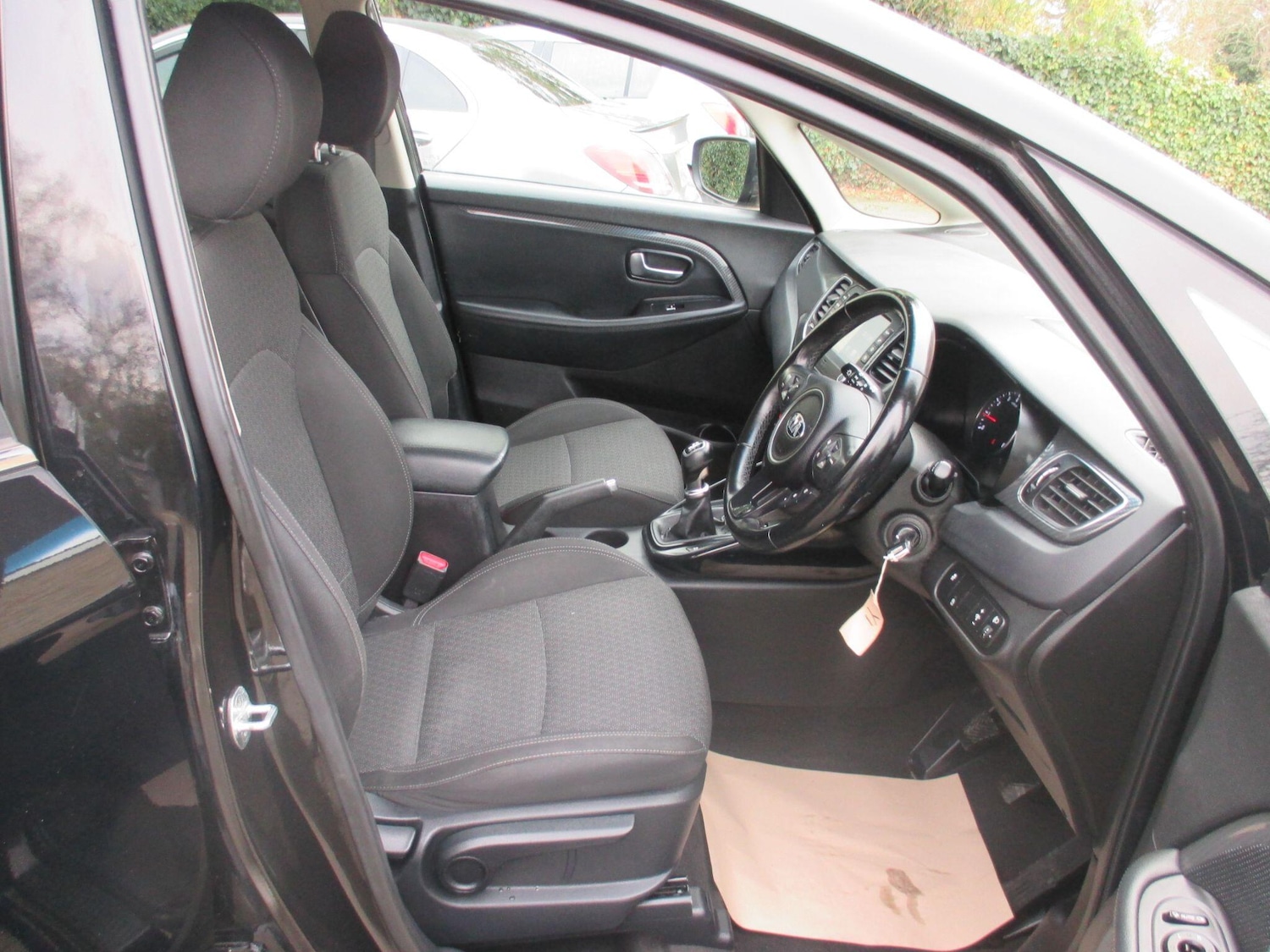 Used Kia Carens 2017 for sale - 76657048: Photo 23