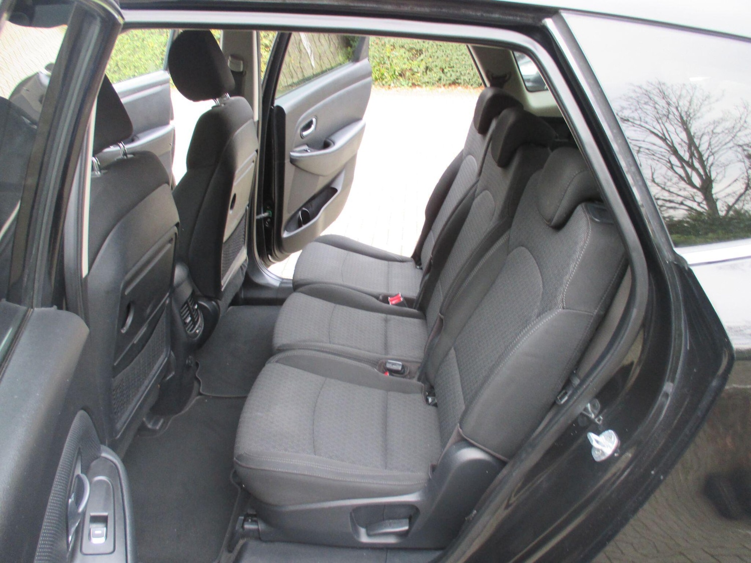 Used Kia Carens 2017 for sale - 76657048: Photo 28