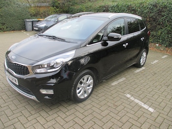 Used Kia Carens 2017 for sale - 76657048: Photo