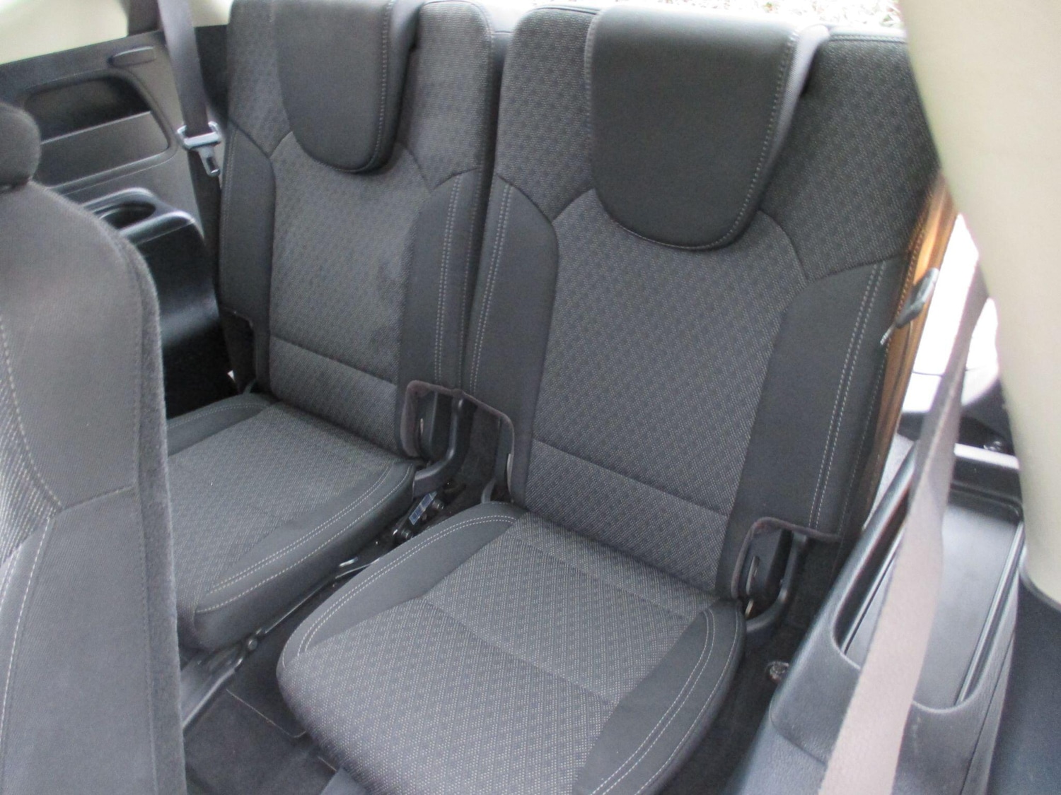 Used Kia Carens 2017 for sale - 76657048: Photo 32