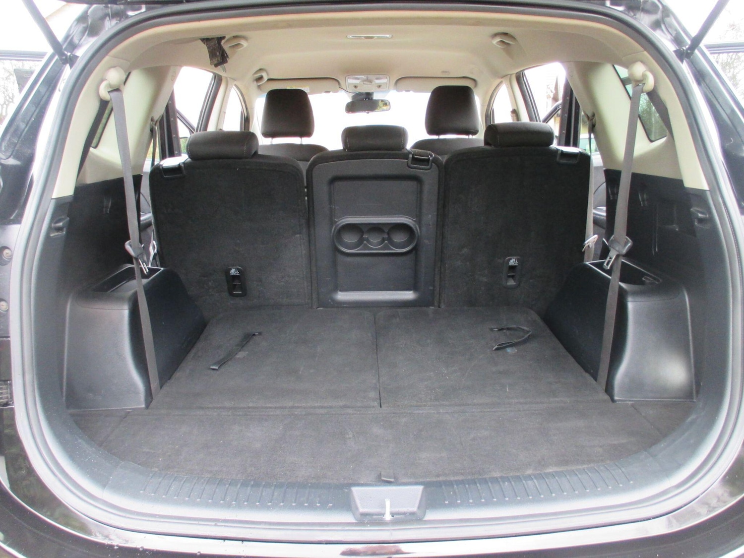 Used Kia Carens 2017 for sale - 76657048: Photo 37