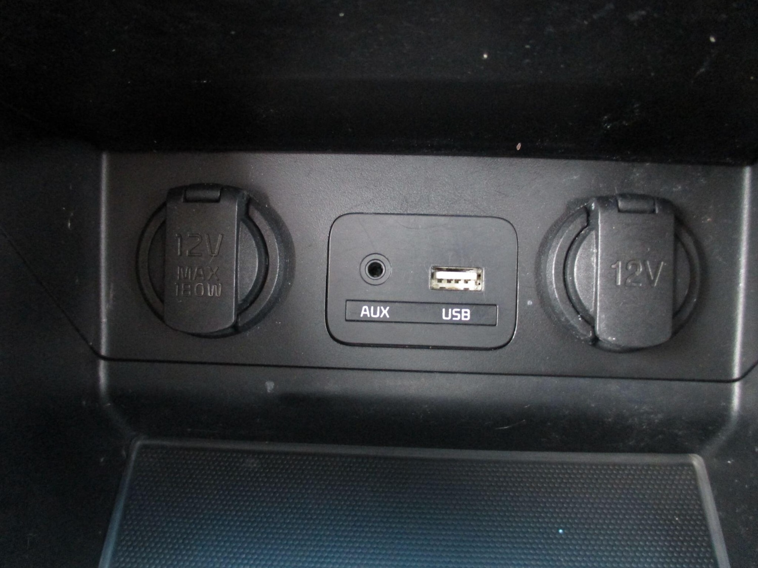 Used Kia Carens 2017 for sale - 76657048: Photo 47