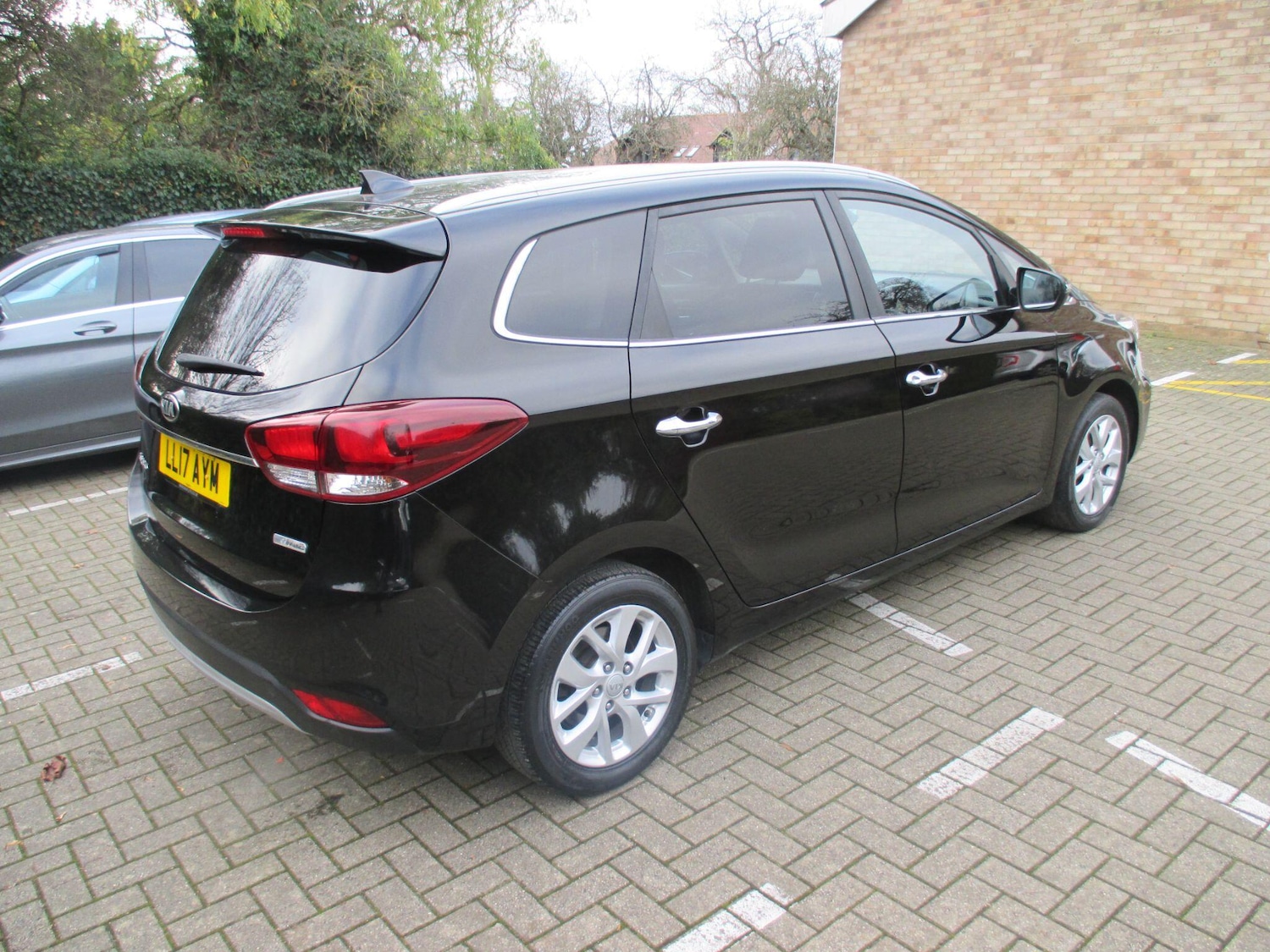 Used Kia Carens 2017 for sale - 76657048: Photo 5