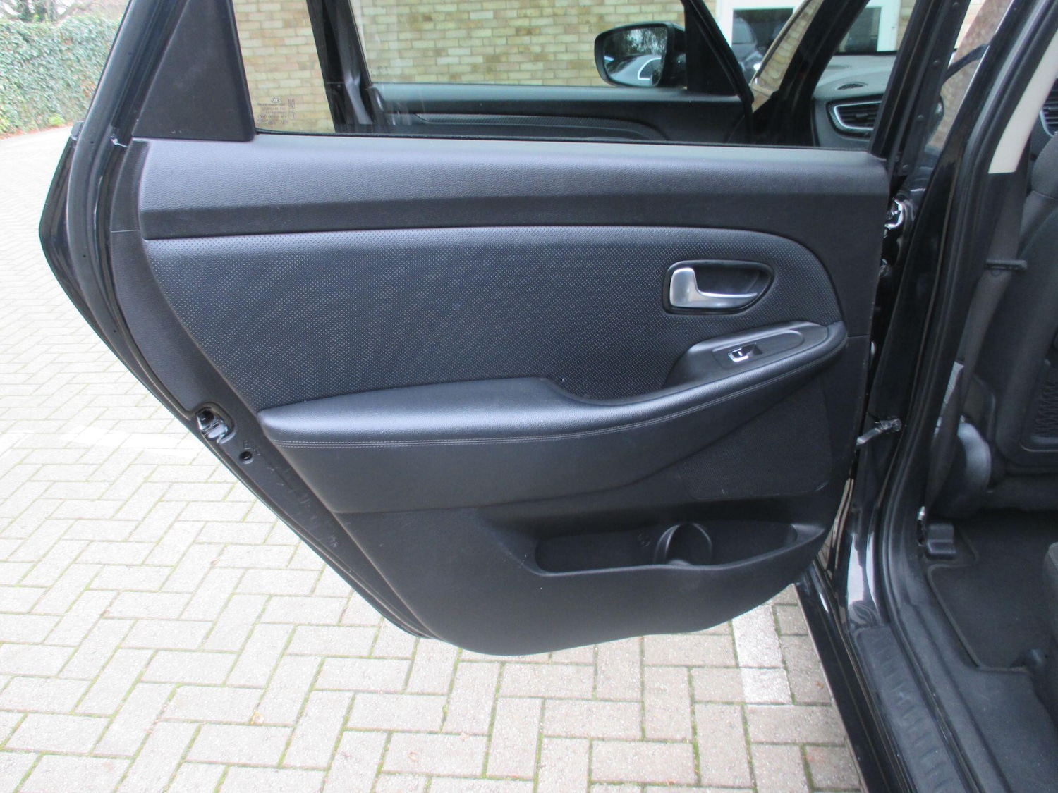 Used Kia Carens 2017 for sale - 76657048: Photo 53