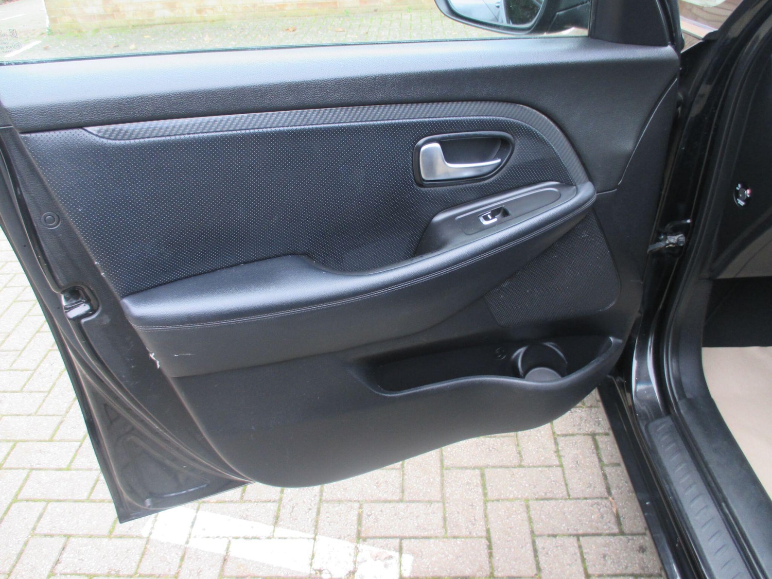 Used Kia Carens 2017 for sale - 76657048: Photo 54