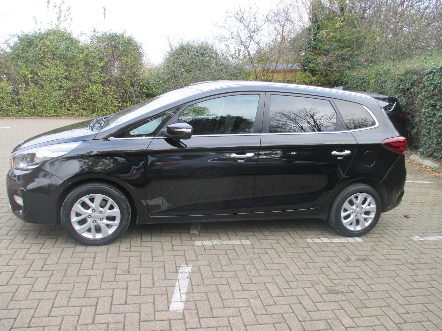 Used Kia Carens 2017 for sale - 76657048: Photo 7