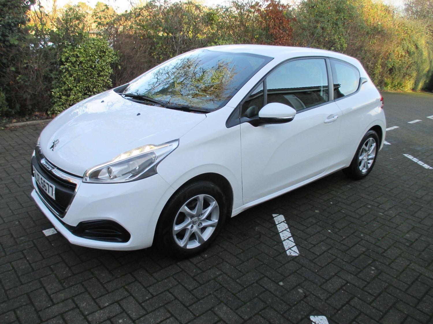 Used Peugeot 208 2015 for sale - 77020947: Photo 2