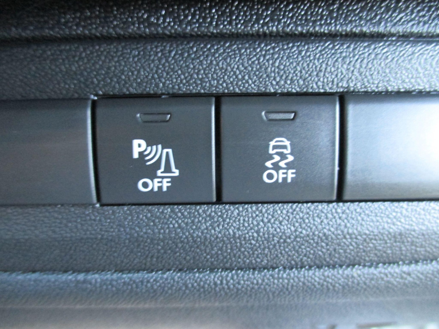 Used Peugeot 208 2015 for sale - 77020947: Photo 34