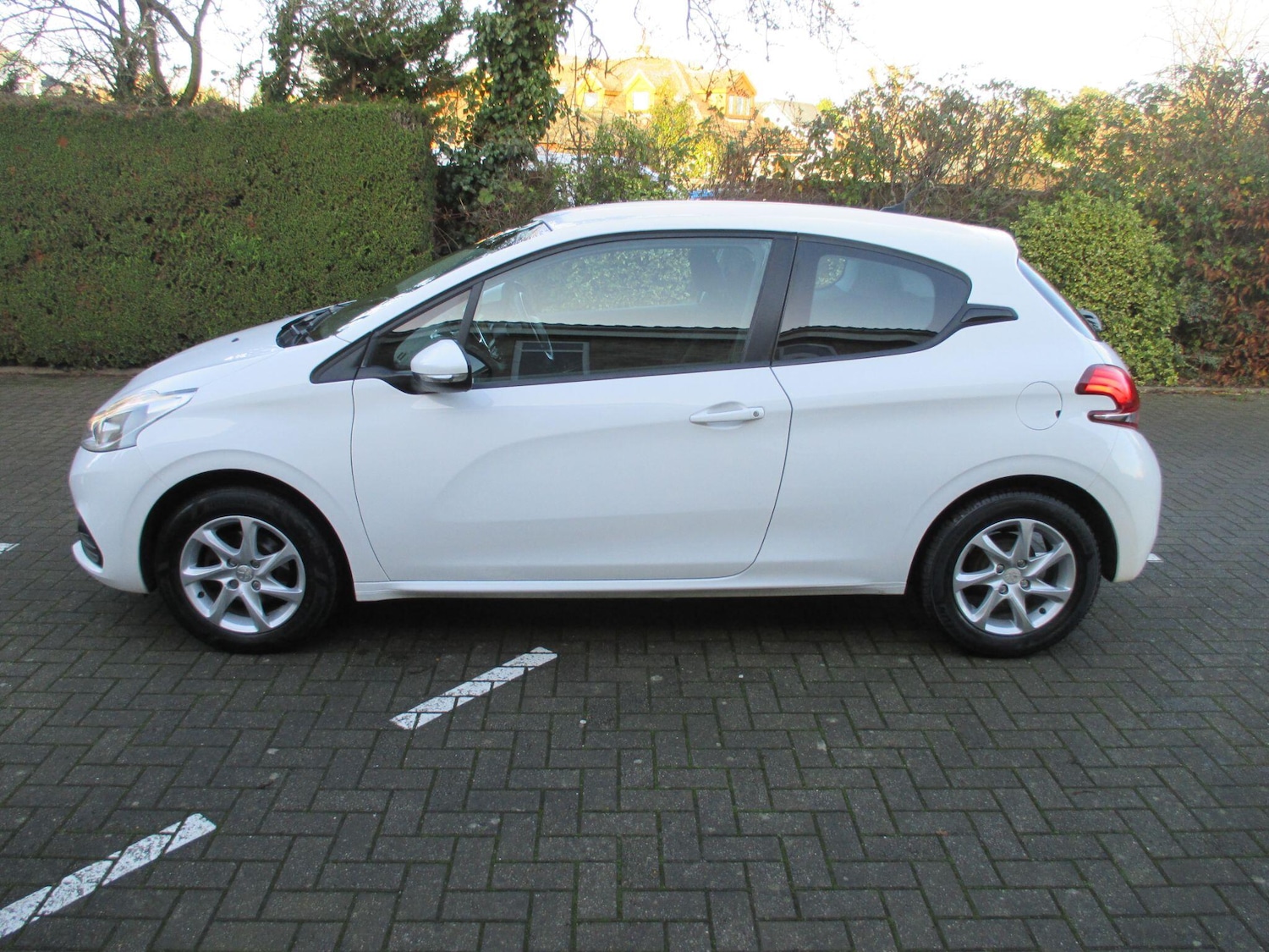 Used Peugeot 208 2015 for sale - 77020947: Photo 7