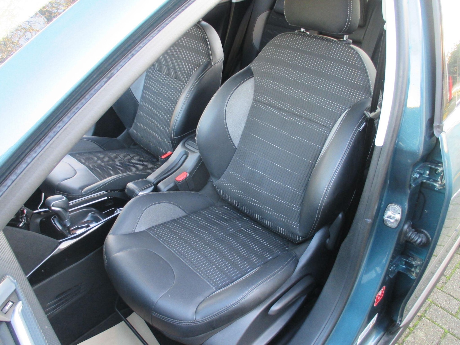 Used Peugeot 2008 2017 for sale - 76913904: Photo 19