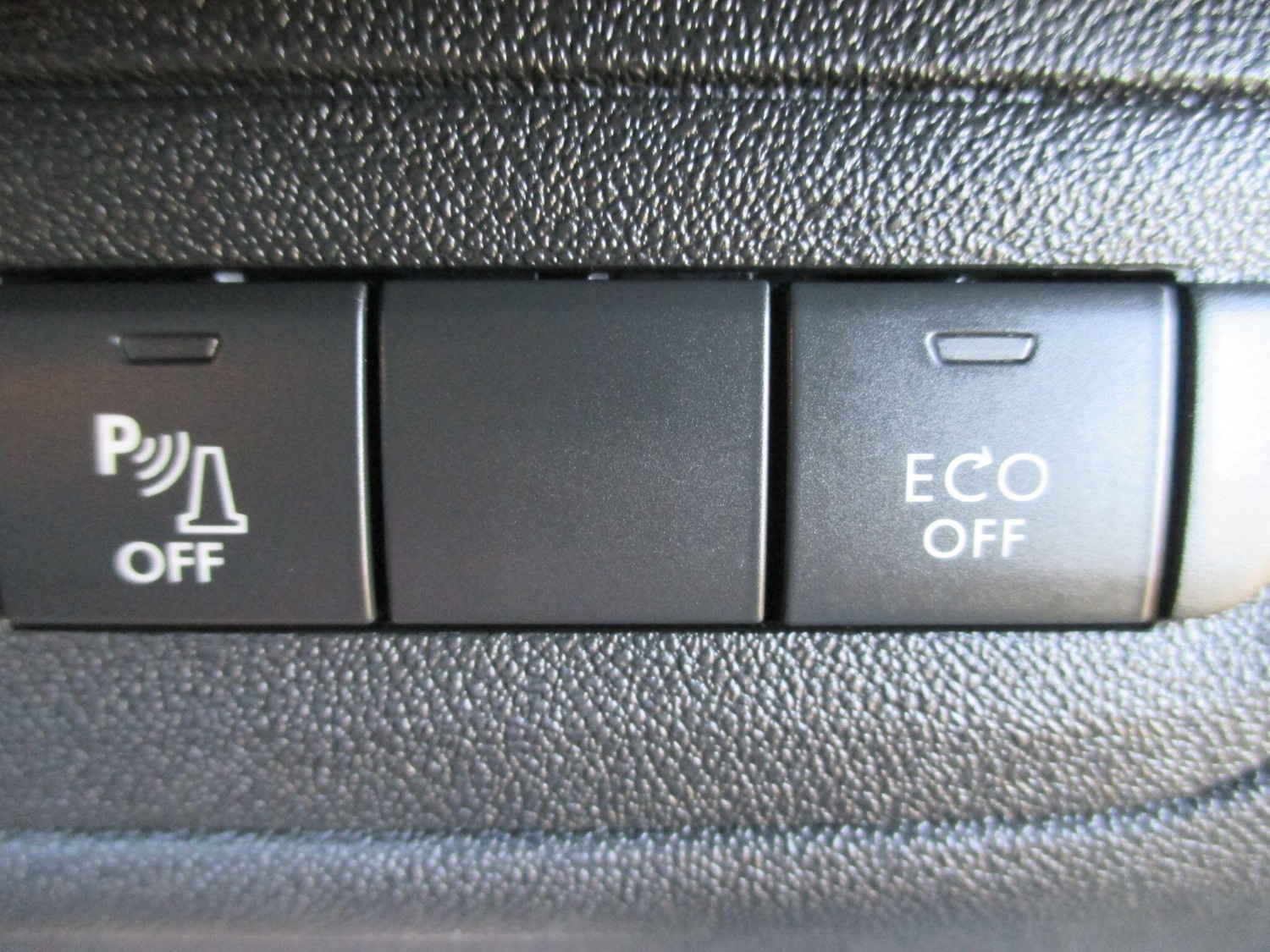 Used Peugeot 2008 2017 for sale - 76913904: Photo 31