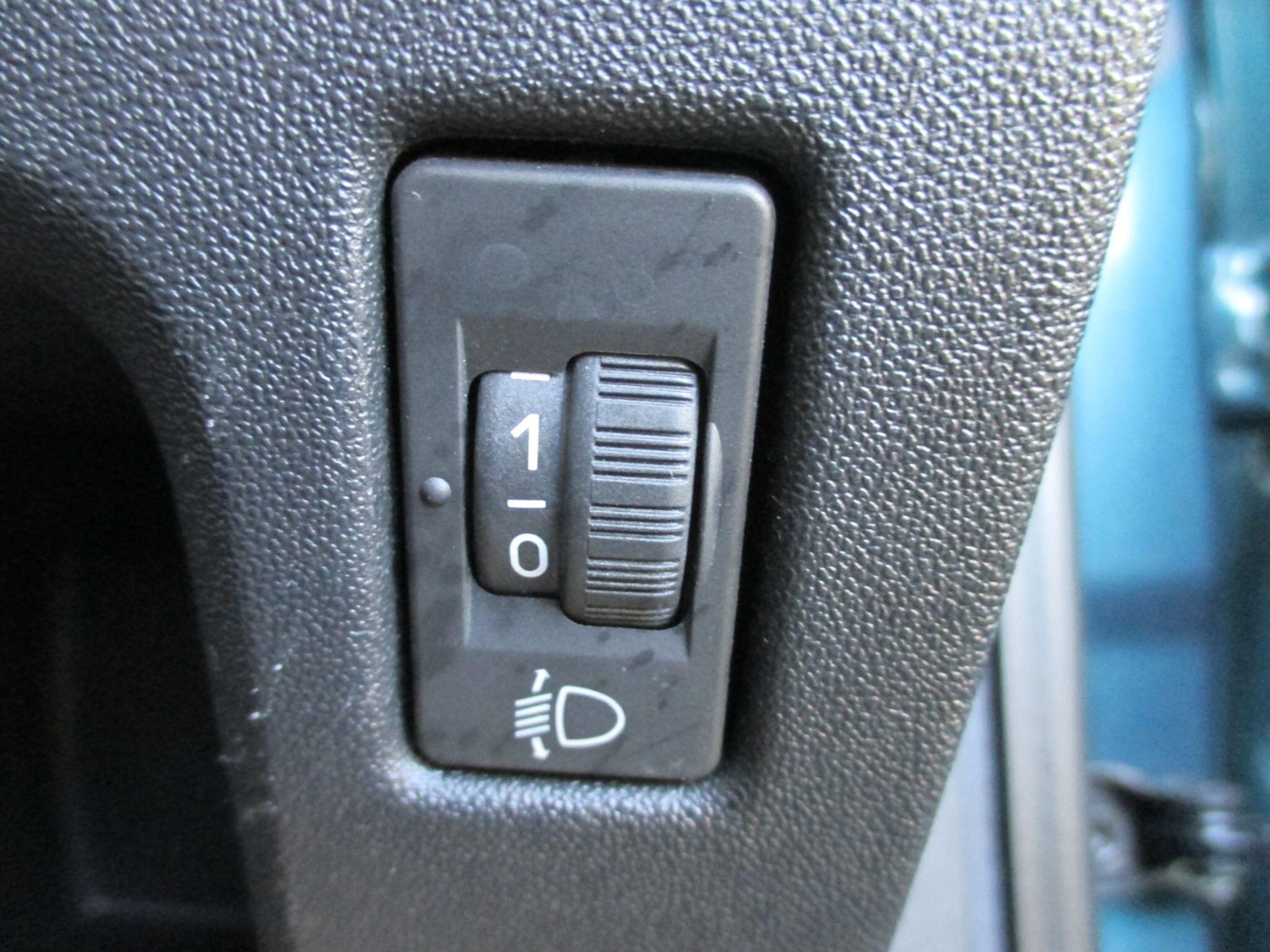 Used Peugeot 2008 2017 for sale - 76913904: Photo 32