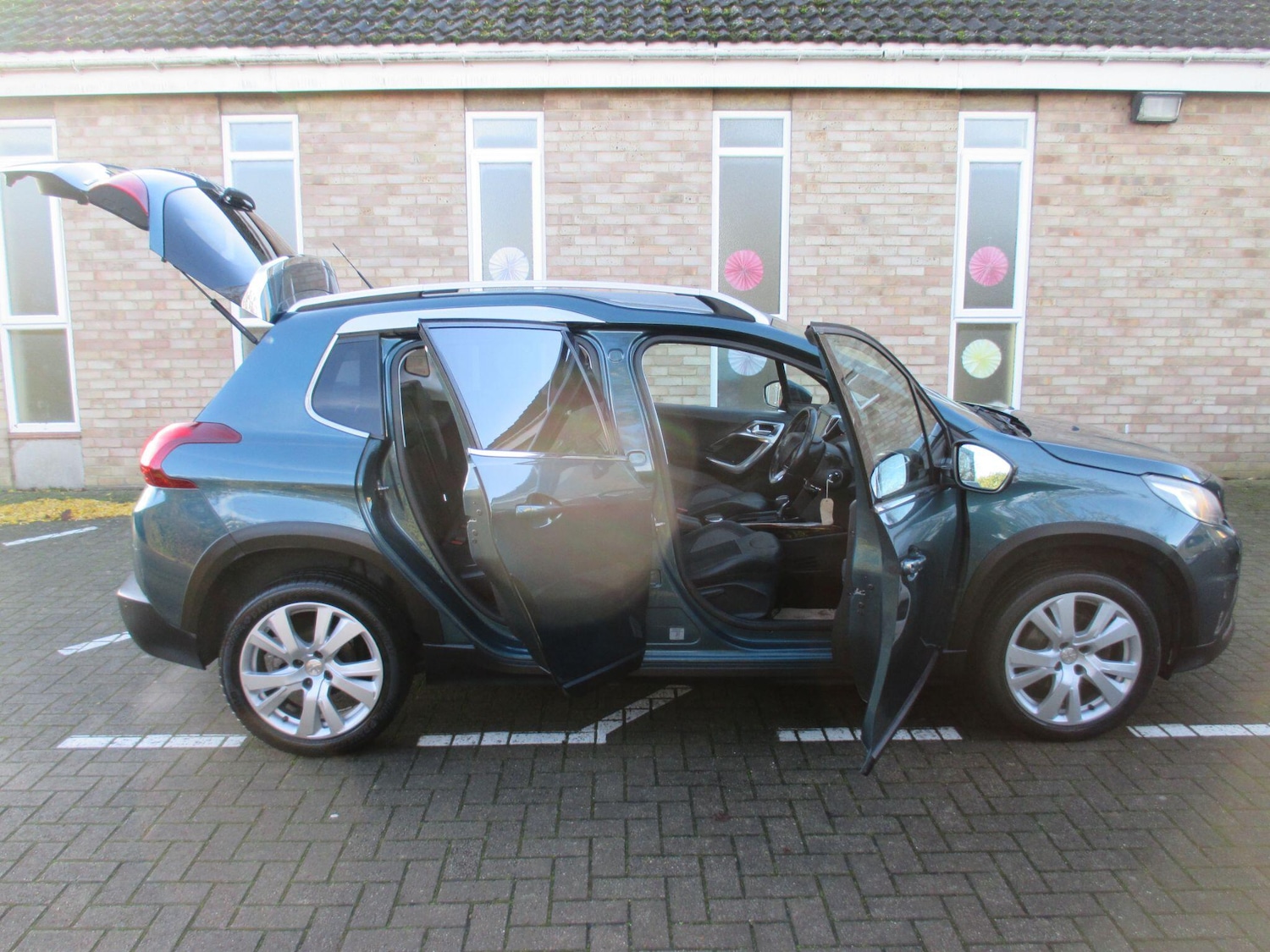 Used Peugeot 2008 2017 for sale - 76913904: Photo 9