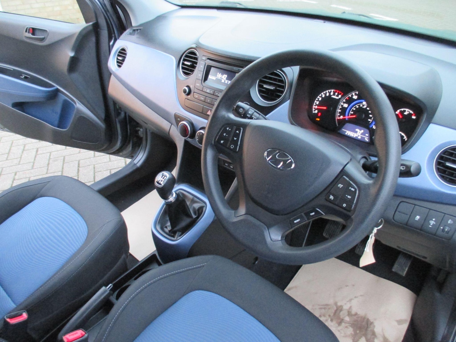 Used Hyundai i10 2014 for sale - 77084419: Photo 14