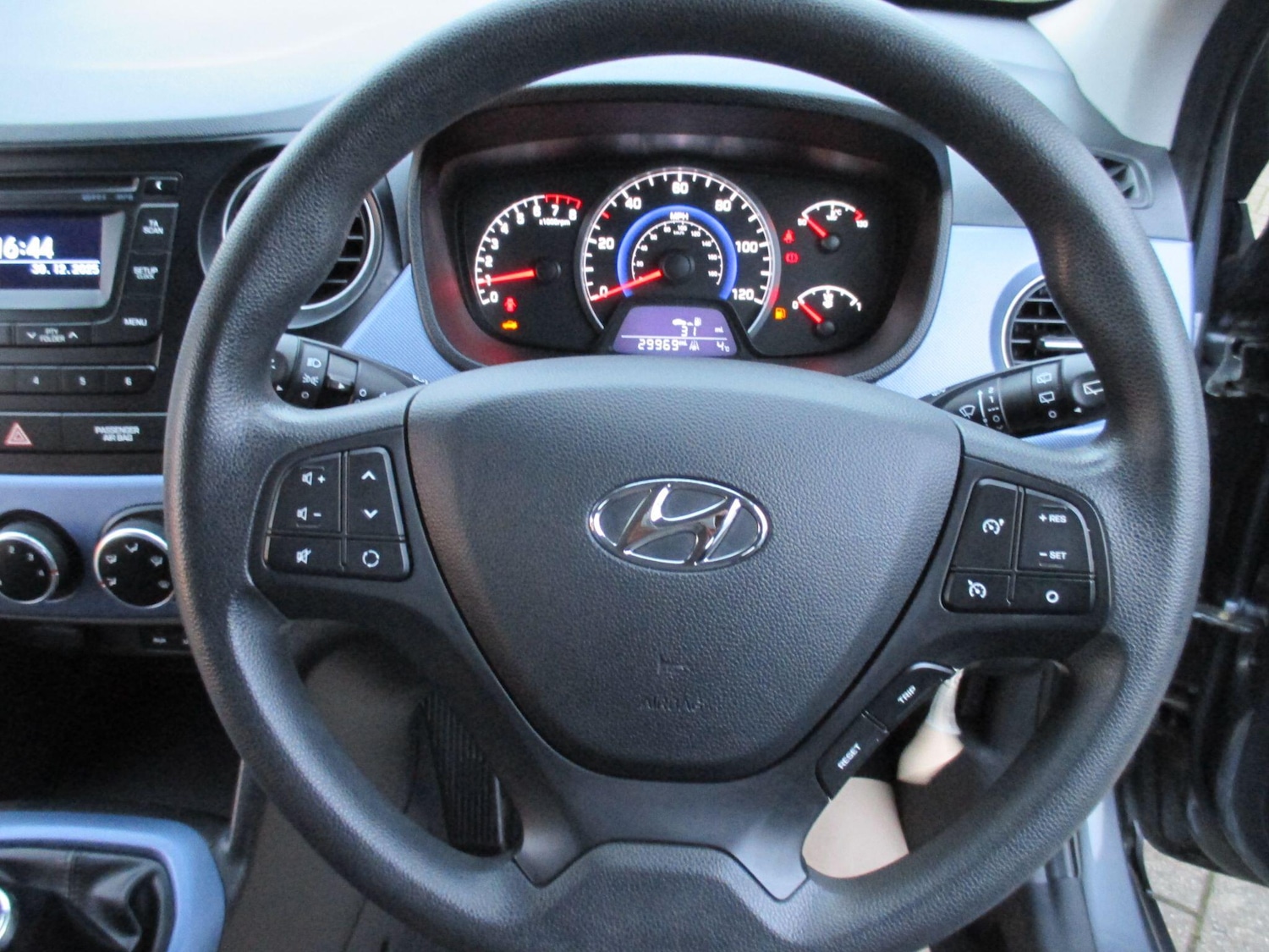 Used Hyundai i10 2014 for sale - 77084419: Photo 15