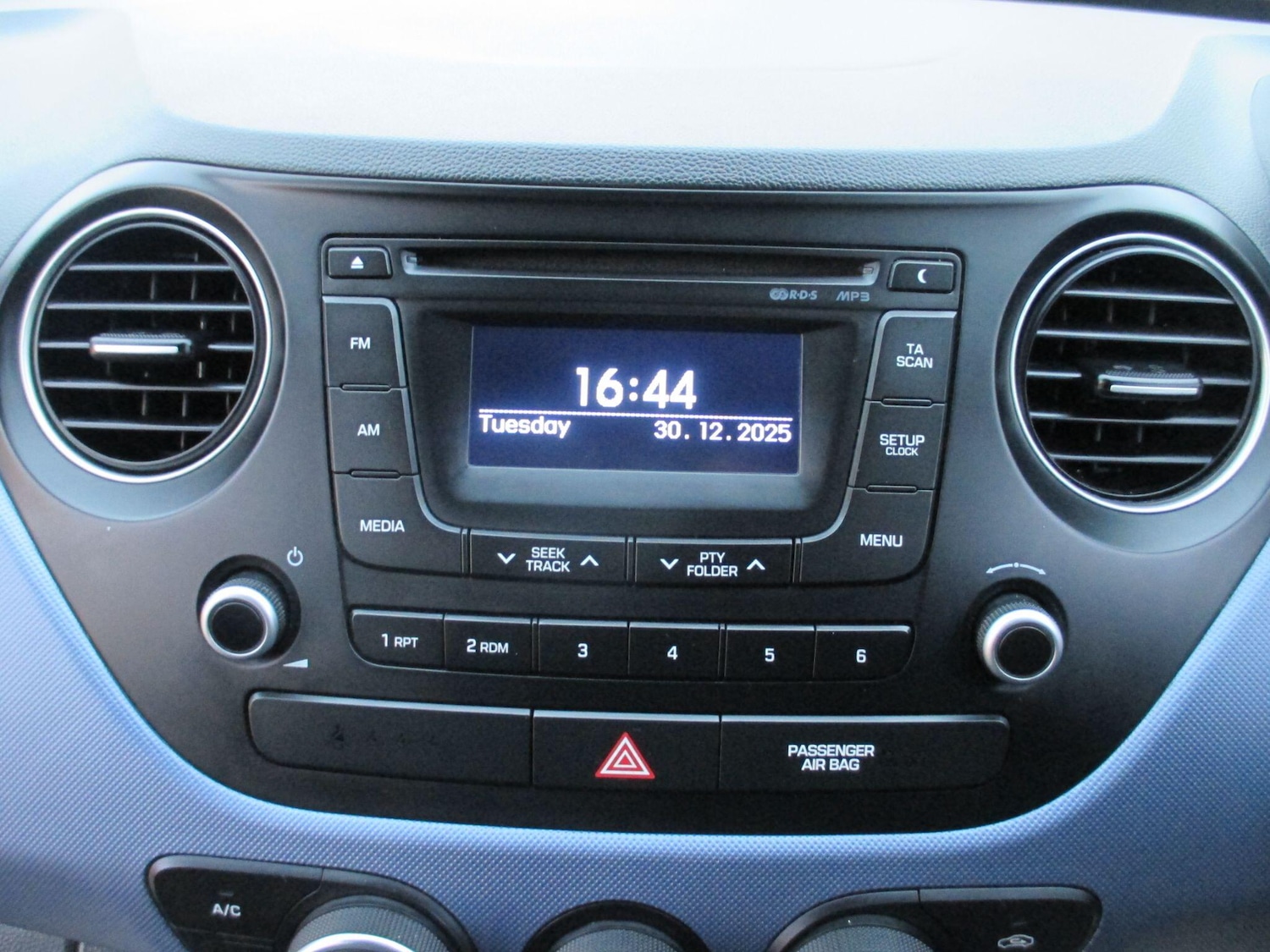 Used Hyundai i10 2014 for sale - 77084419: Photo 17