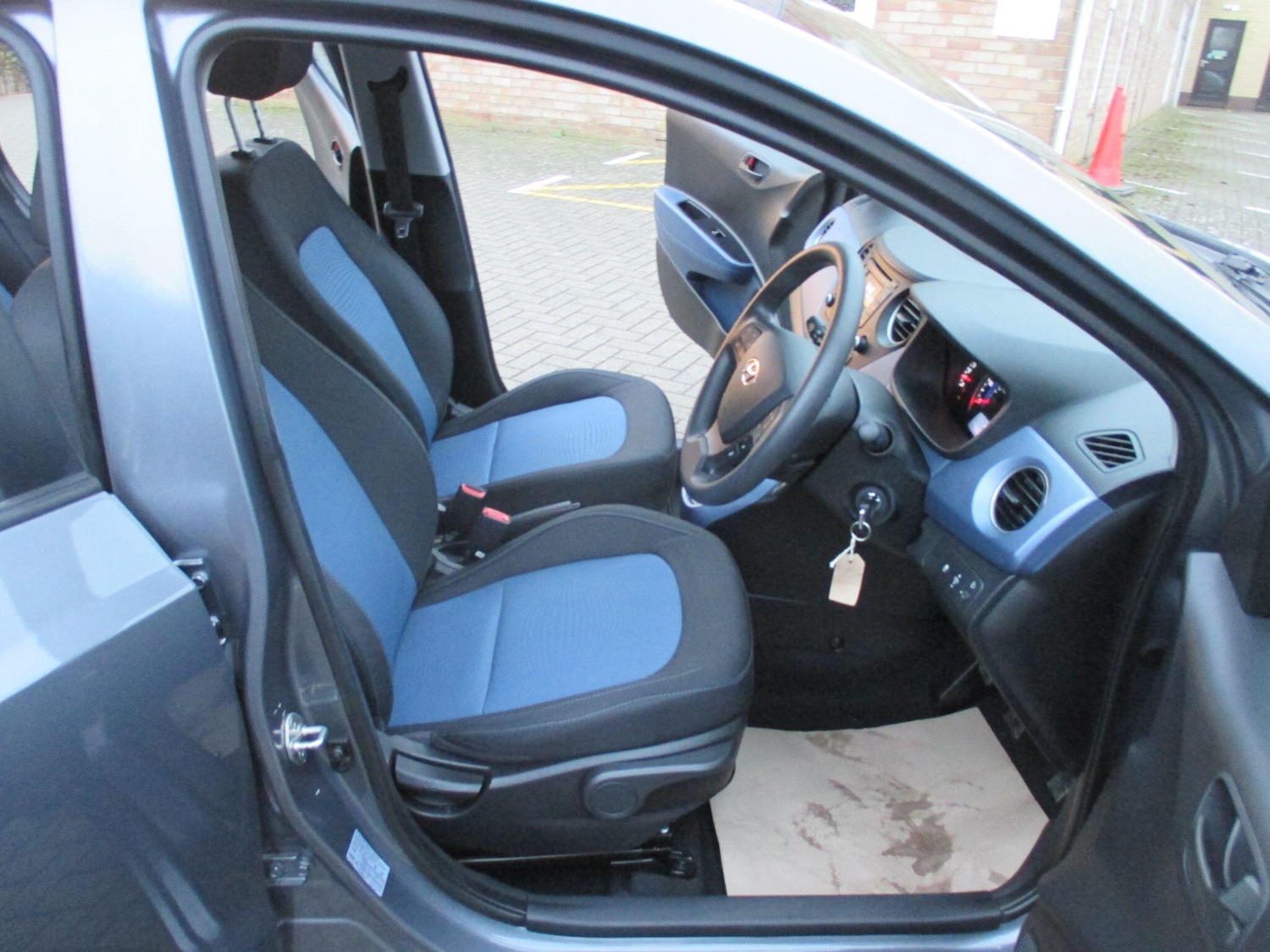 Used Hyundai i10 2014 for sale - 77084419: Photo 20