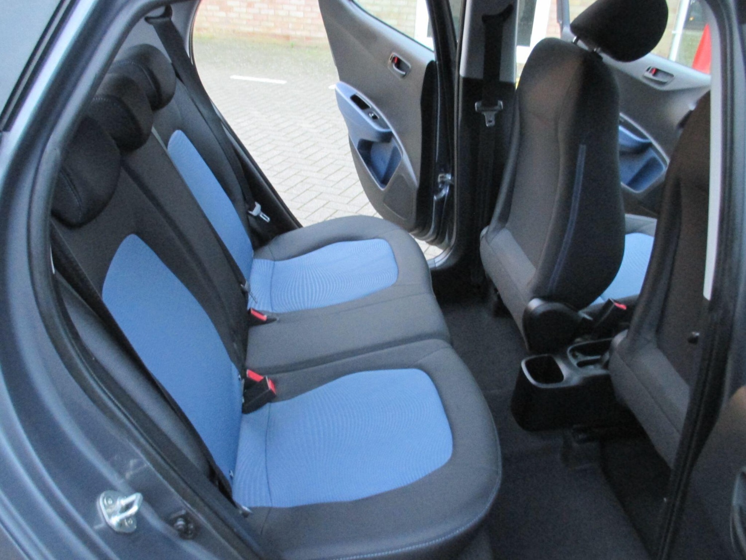 Used Hyundai i10 2014 for sale - 77084419: Photo 26