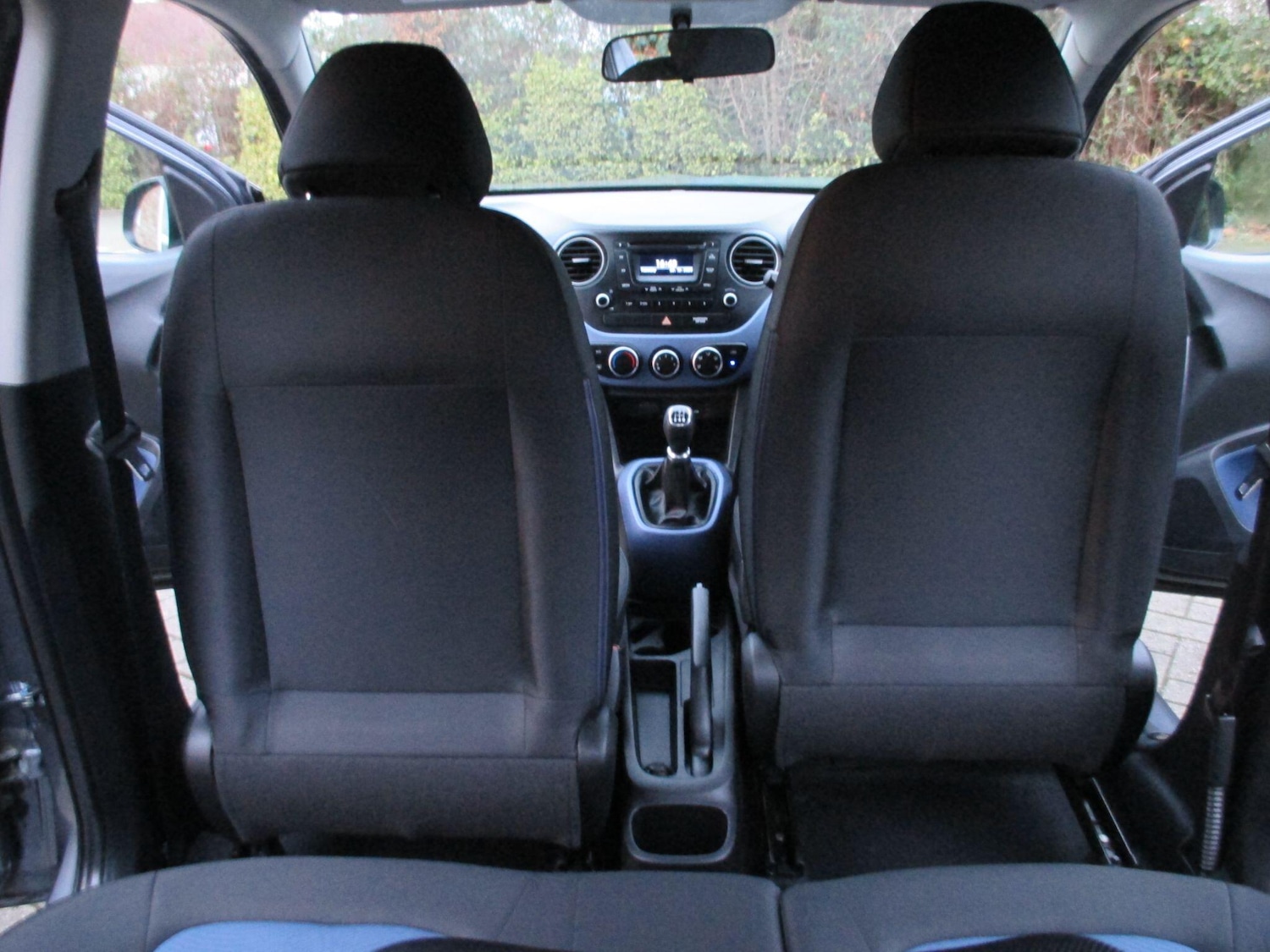 Used Hyundai i10 2014 for sale - 77084419: Photo 27