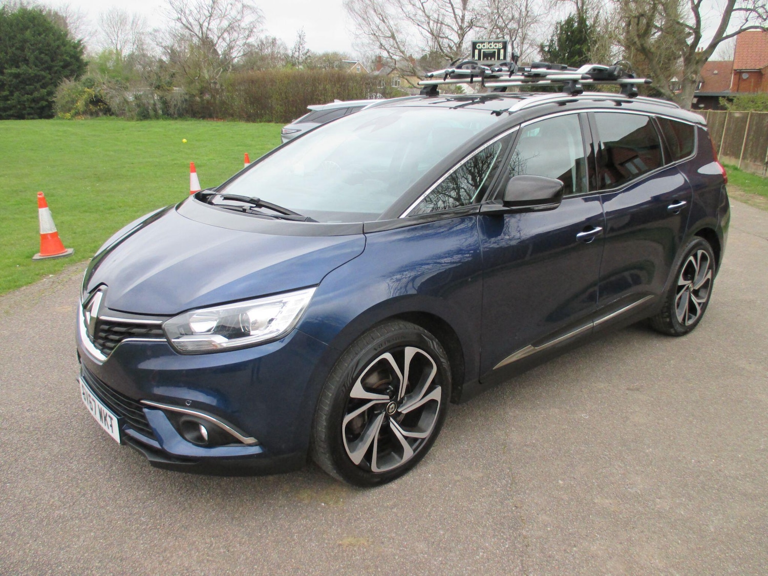 Used Renault Grand Scenic 2017 for sale - 78007453: Photo 2