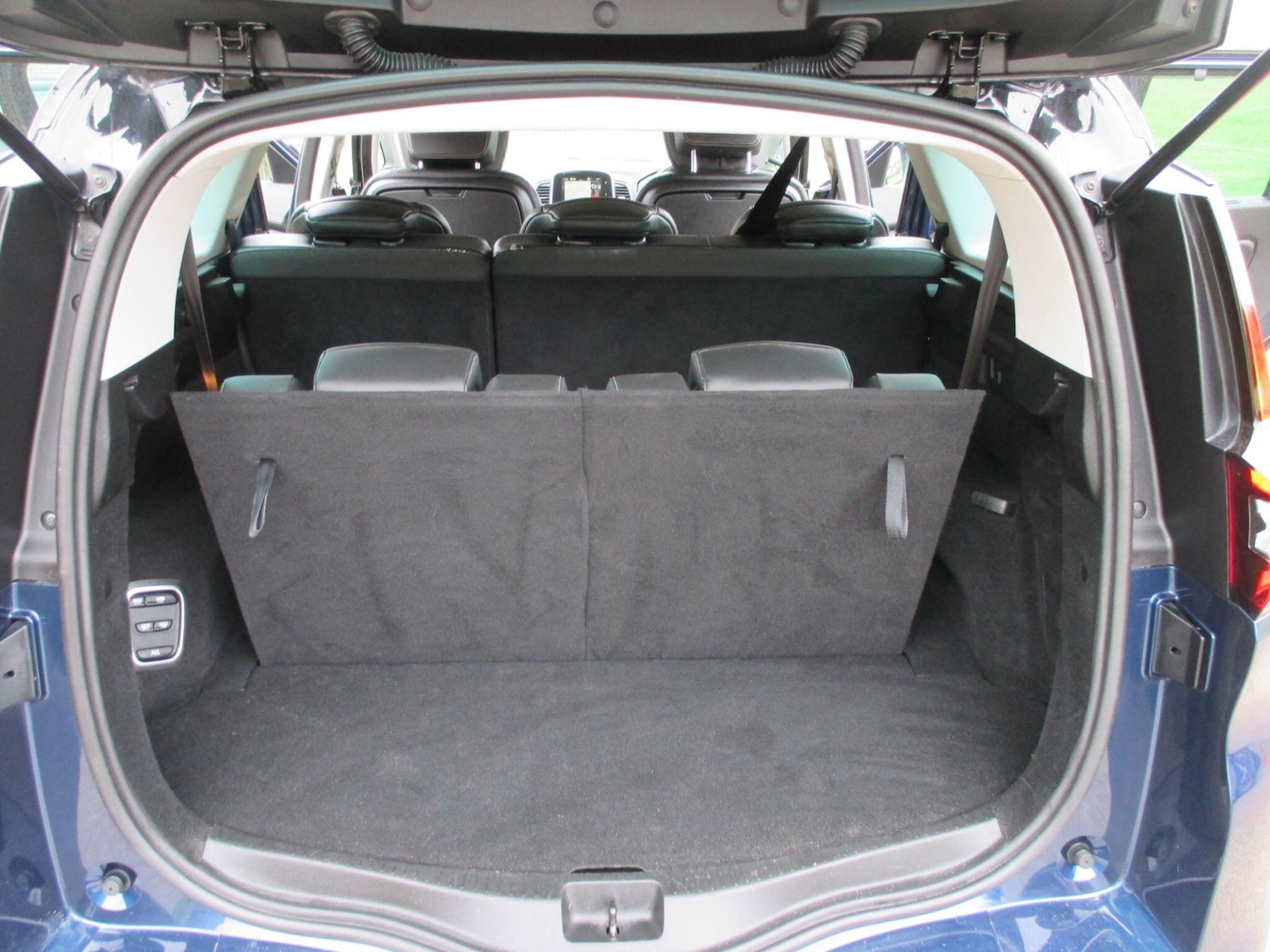 Used Renault Grand Scenic 2017 for sale - 78007453: Photo 33