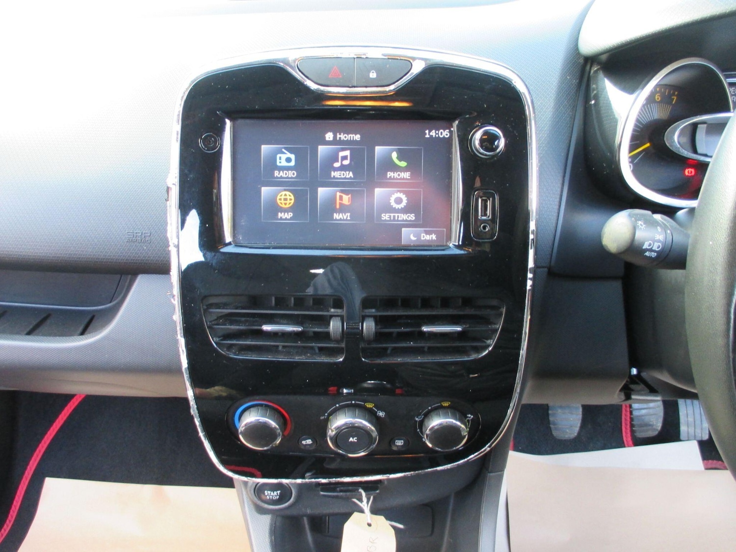 Used Renault Clio 2014 for sale - 77376758: Photo 15