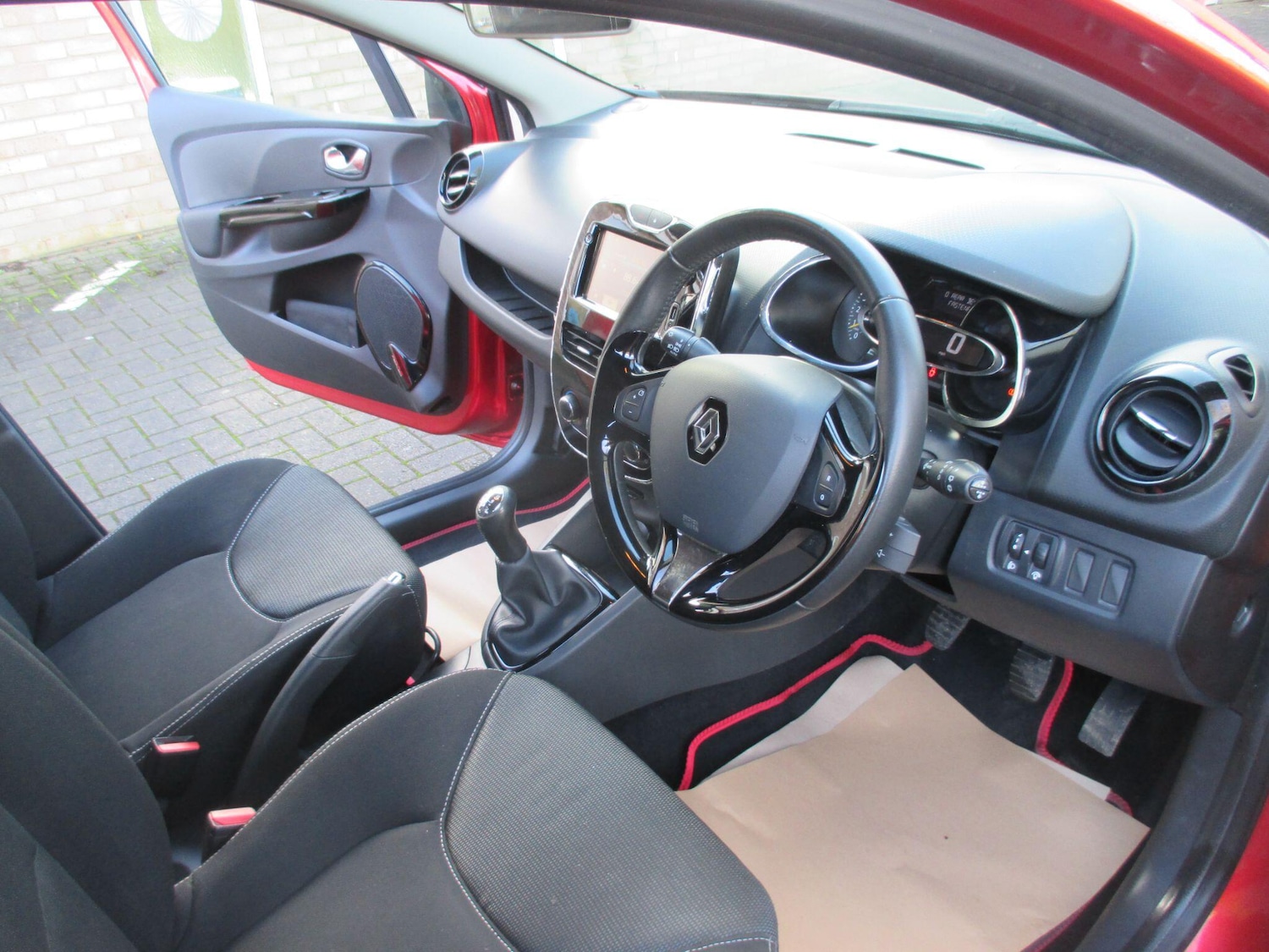 Used Renault Clio 2014 for sale - 77376758: Photo 17