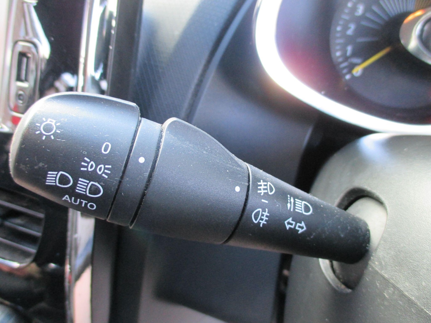 Used Renault Clio 2014 for sale - 77376758: Photo 34