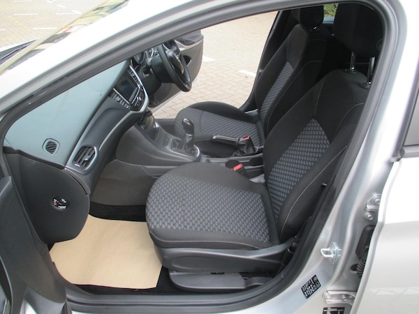 Used Vauxhall Astra 2017 for sale - 76269950: Photo 25