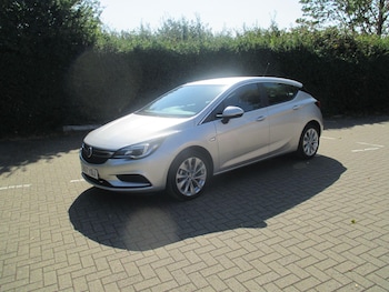 Used Vauxhall Astra 2017 for sale - 76269950: Photo 2