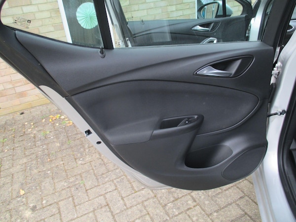 Used Vauxhall Astra 2017 for sale - 76269950: Photo 44