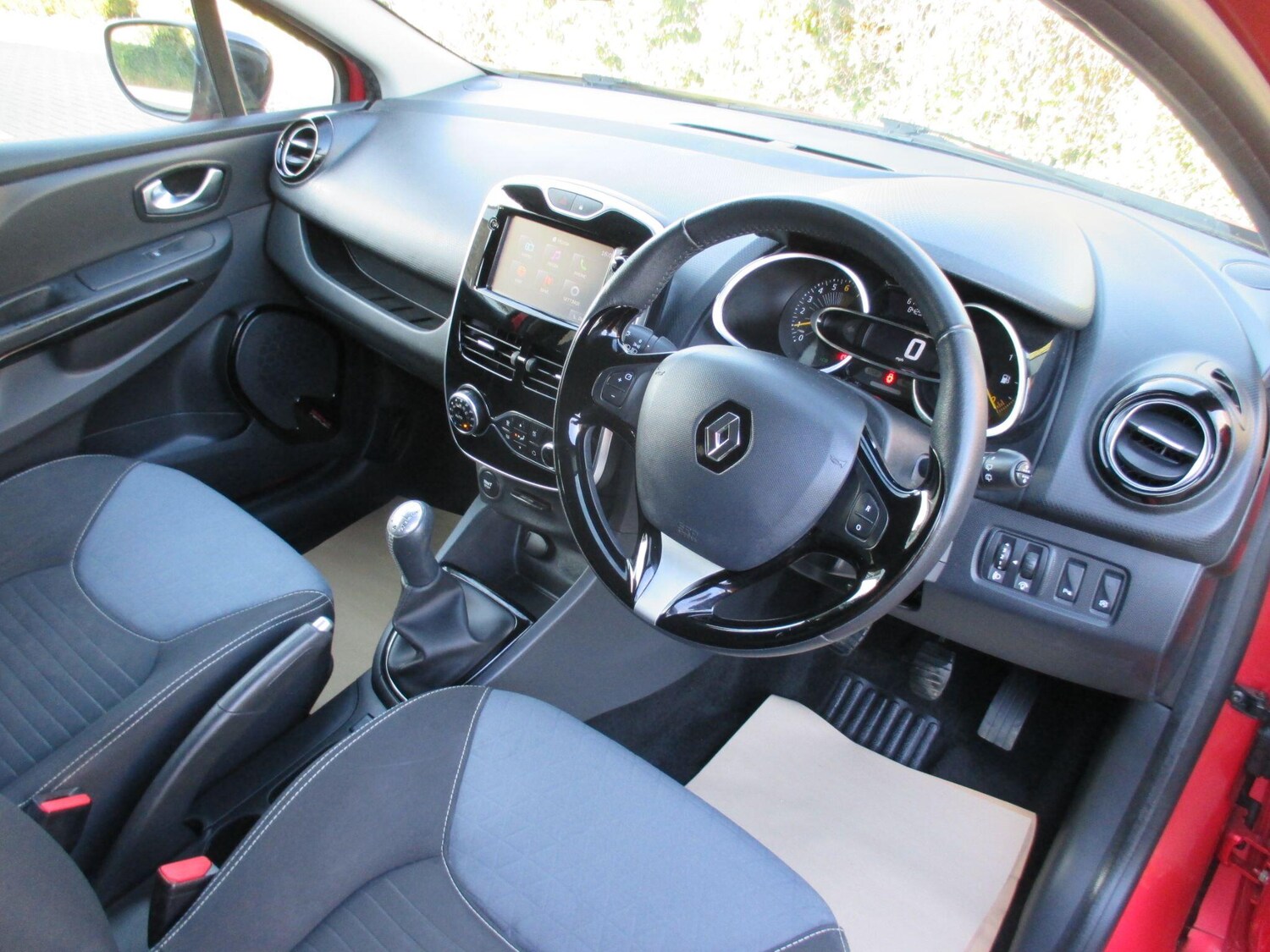 Used Renault Clio for sale - 78058765: Photo 17