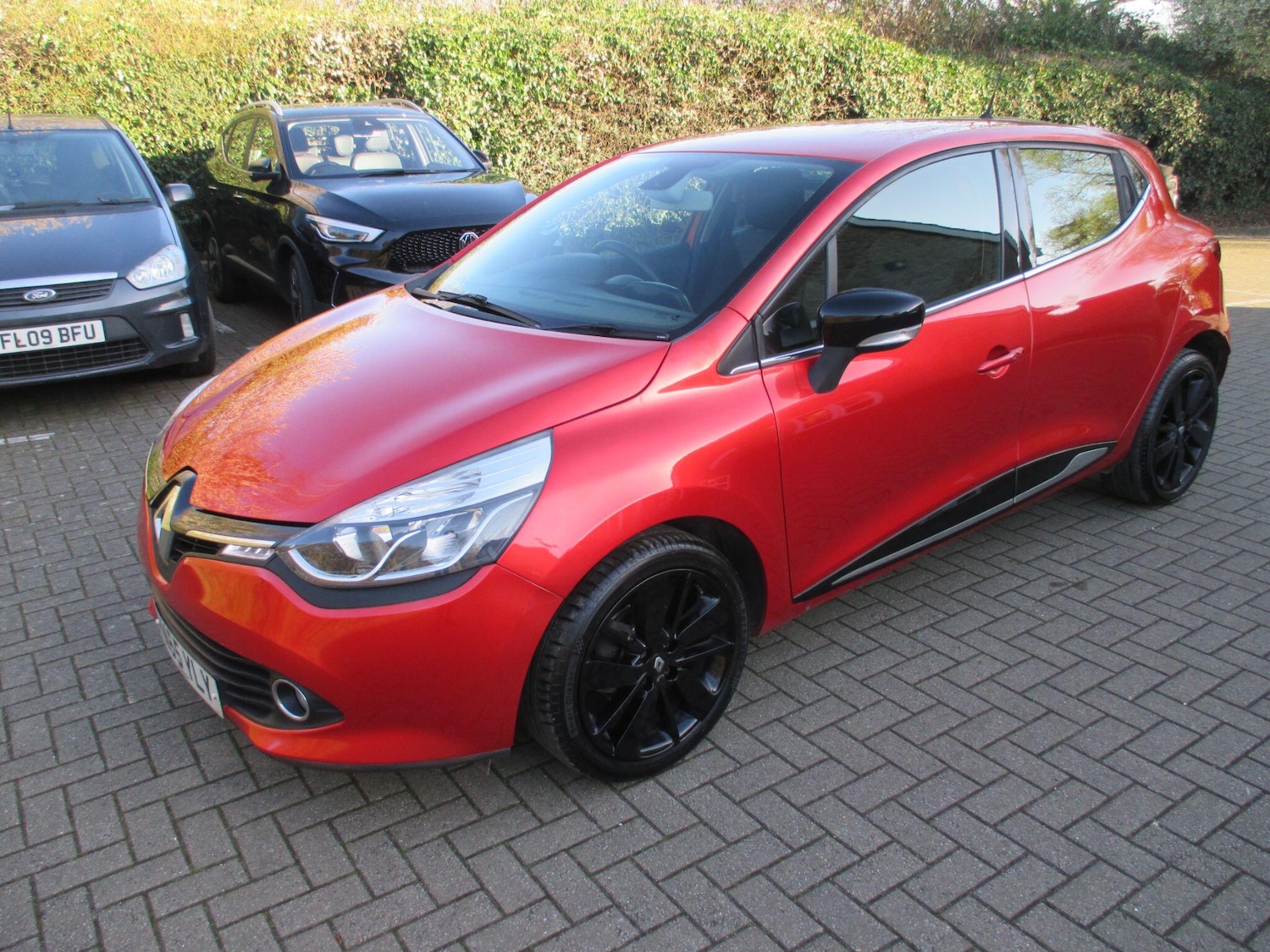Used Renault Clio for sale - 78058765: Photo 2