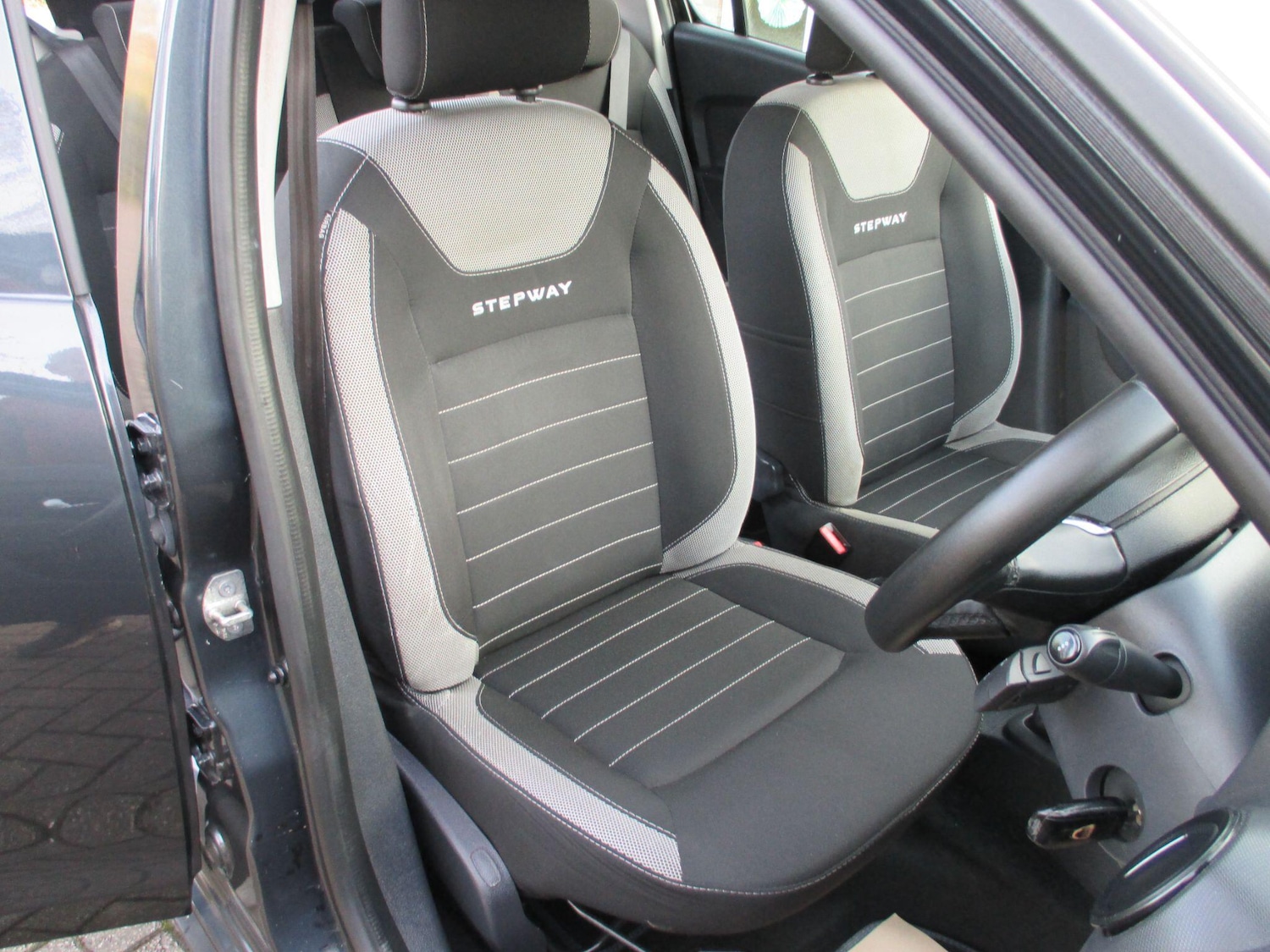 Used Dacia Sandero Stepway for sale - 77705180: Photo 21