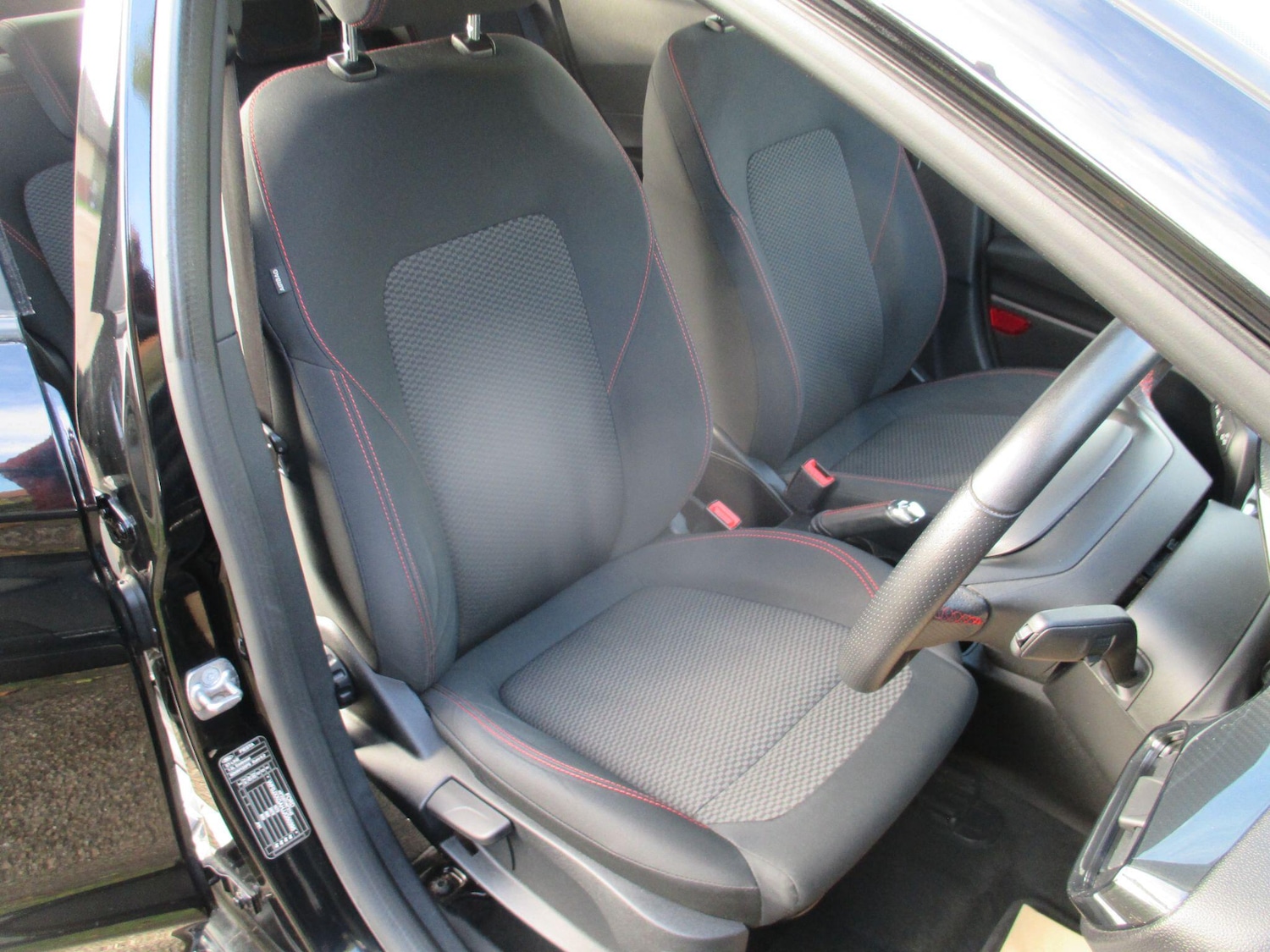 Used Ford Fiesta 2019 for sale - 76612858: Photo 24